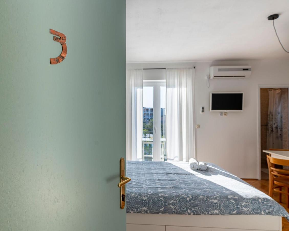 Charming Tale Apartments Modun19 Pirovac Zimmer foto